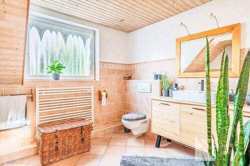 Vollbad im Dachgeschoss - 