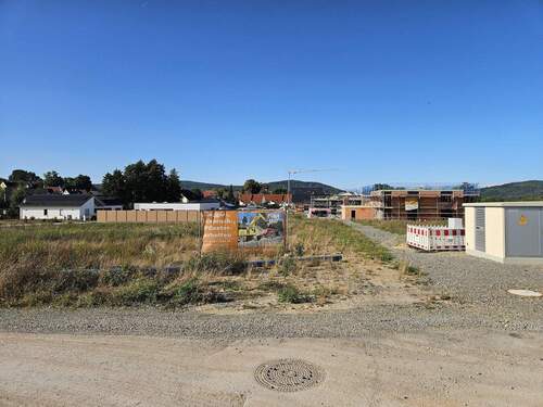 Rad- und Fußweg zum Spielplatz - 