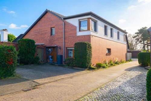 Krefeld - Traar - 8 Zimmer Mehrfamilienhaus, Wohnhaus zum Kaufen in Krefeld / Traar