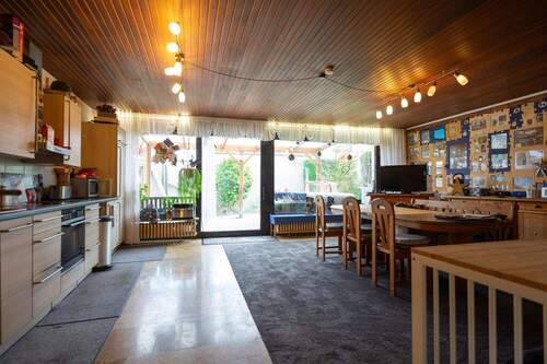 Bild 3 - 8 Zimmer Mehrfamilienhaus, Wohnhaus in Krefeld / Traar