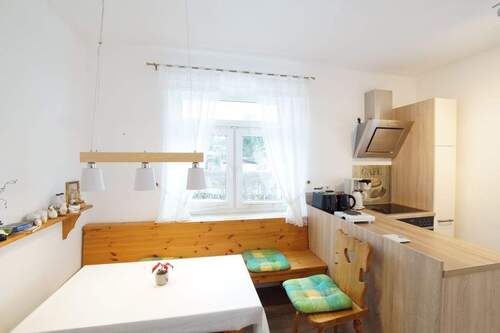 Küche mit Einbauküche - 2 Zimmer Etagenwohnung in Chemnitz