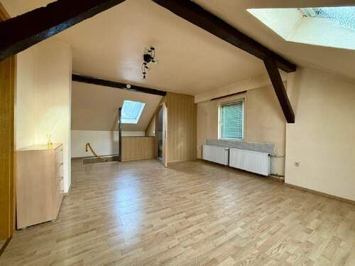 Dachgeschoss: Flexibler Durchgangsraum - 