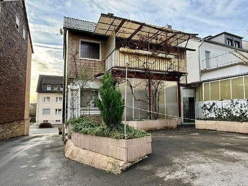 Haus kaufen Menden - Altbau Menden - 6 Zimmer Einfamilienhaus zum Kaufen in Menden