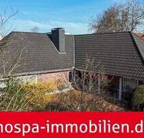 Exklusives Wohnen auf einer Ebene! Großzügiger Winkelbungalow in begehrter Lage 