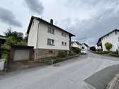 Hausansicht - Vollvermietetes Zweifamilienhaus in Beringhausen