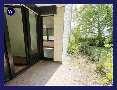 Terrasse - Moderne 2-Zimmer-Wohnung mit Terrasse und Blick ins Grüne, Wannenbad, separate Küche, Abstellraum