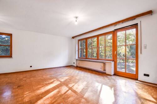 Wohnzimmer - 3 Zimmer Einfamilienhaus zum Kaufen in Fürstenfeldbruck