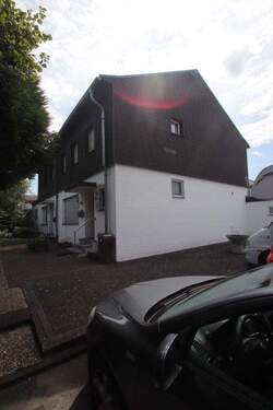 Seitansicht - 5 Zimmer Doppelhaushälfte zum Kaufen in Mönchengladbach