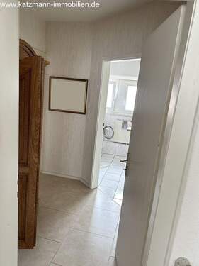 OG/WuG - Eingang Wohnung 2 - 