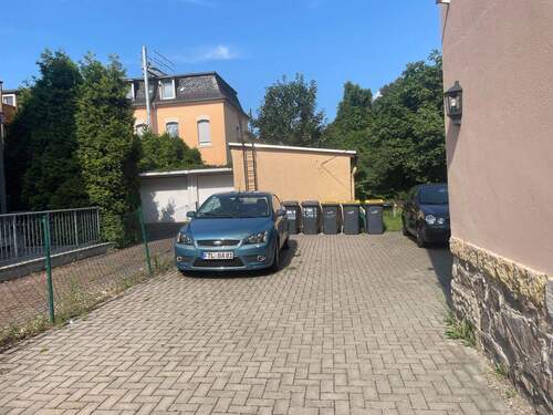 gepflasterte Stellflächen - 