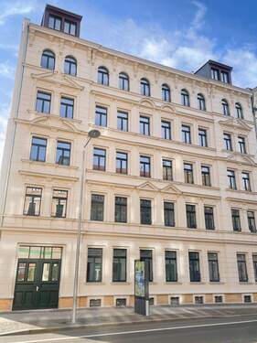 Hausfront - Ganz oben! + Dachloggia + Parkett + Fußbodenheizung + Bad mit Wanne & Dusche + LED-Licht