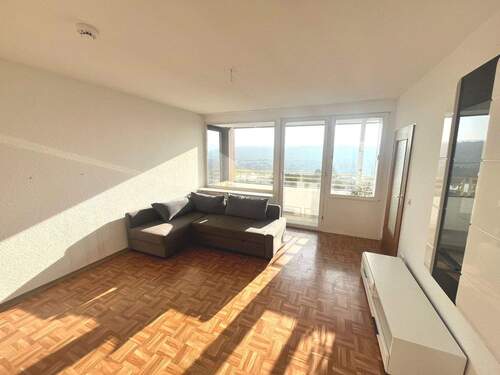 Wohnzimmer - Hallo Moselblick! Kleine Wohnung im 9.OG in Koblenz.