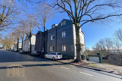 Straßenseite - 8 Zimmer Mehrfamilienhaus, Wohnhaus zum Kaufen in Wuppertal