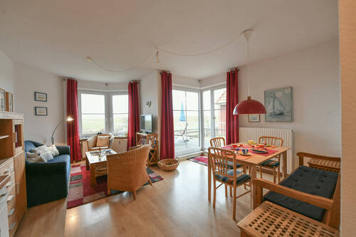 Ess- und Wohnzimmer - Sonnige Ferienimmobilie mit Südbalkon und Deichblick