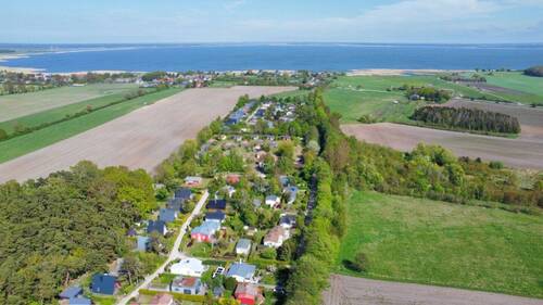 Luftbild mit Blick nach Osten - 