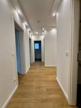 Bild 2 - 4 Zimmer Etagenwohnung zum Kaufen in Frankfurt am Main