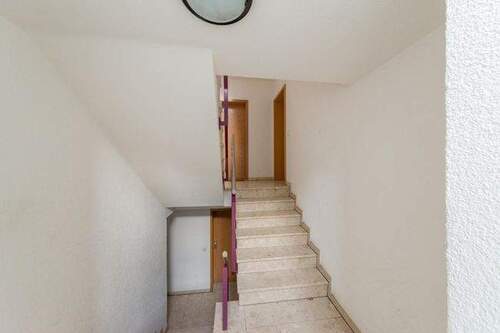 Hausflur - 3 Zimmer Etagenwohnung in Freital