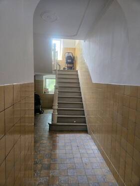 Treppenhaus.jpg - 1 Zimmer Mehrfamilienhaus, Wohnhaus zum Kaufen in Moers