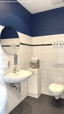 EG re. / Damen-WC (alle WC`s sind gleich ausgest.) - 