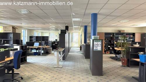 OG links - Großraumbüro für viele Arbeitsplätze - 