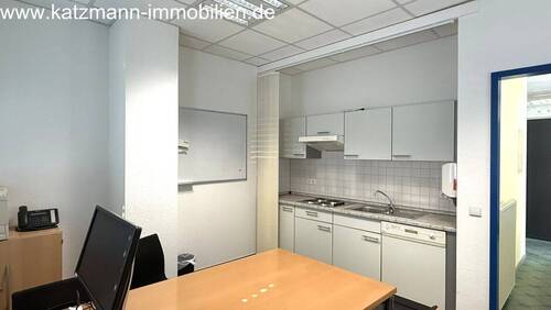 OG links - Teeküche/Aufenthalt/kl. Besprech.-Raum - 