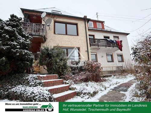 Titelbild - Ruhige Lage: Dreifamilienhaus mit Balkon & Terrasse