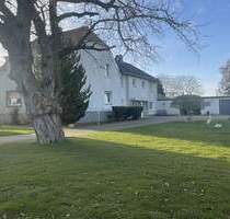 Großzügiges Mehrgenerationen-Anwesen in Alleinlage - 2 sanierte Doppelhaushälften auf 2.500 m² Grund - Erwitte Völlinghausen