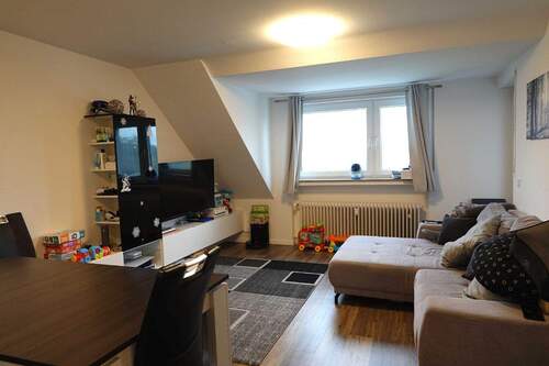 Wohnbereich - 3 Zimmer Etagenwohnung zur Miete in Leverkusen
