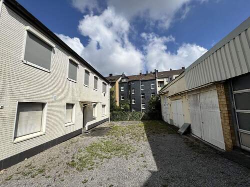 Hofansicht - Mehrfamilienhaus, Wohnhaus mit 272,00 m&sup2; in Wuppertal zum Kaufen