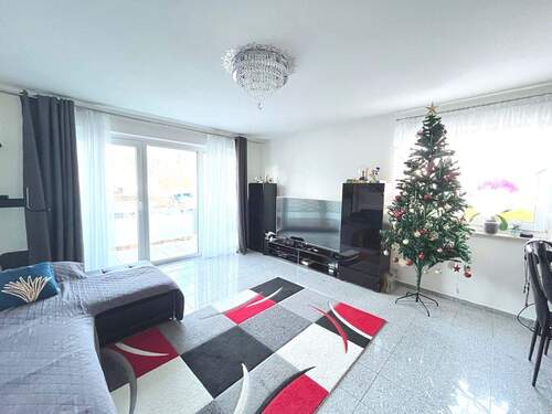 Wohnzimmer - Eigentumswohnung mit Fußbodenheizung und EBK in Lahnstein!