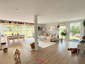 Wohnzimmer - (KI möbliert - 