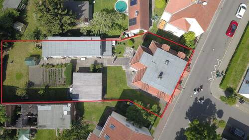 Luftbild Grundstücksansicht - Mehrfamilienhaus, Wohnhaus mit 189,00 m² in Böhlen zum Kaufen