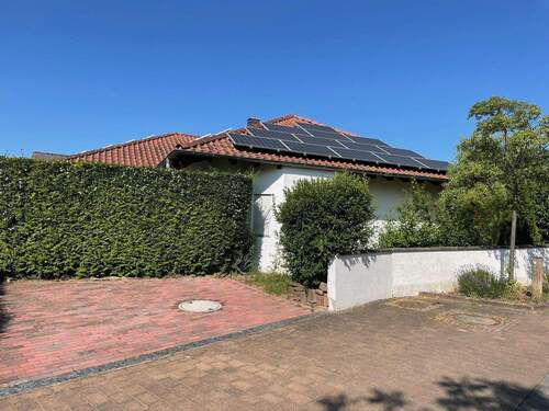 2 Stellplätze vor Terrasse - Bungalow mit 171,00 m² in Nack zum Kaufen