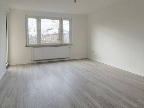 Wohnzimmer - Musterfoto - Wohnung mit Potenzial - 500€ Gutschein* für Deine Ideen geschenkt *Werdohl-Bausenberg*