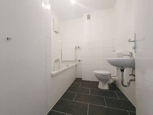 Bad - Musterfoto - 3 Zimmer Etagenwohnung zur Miete in Werdohl