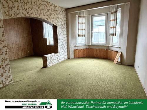 Wohnraum - 1 Zimmer Mehrfamilienhaus, Wohnhaus in Arzberg