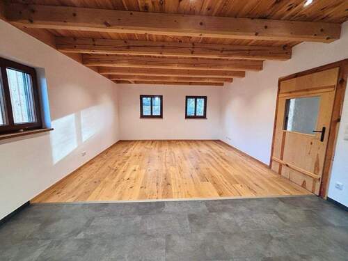 Wohnzimmer - 5 Zimmer Doppelhaushälfte in Schönau