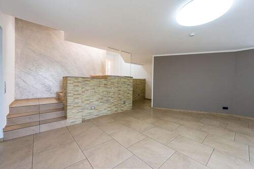 Wohnzimmer - 4 Zimmer Etagenwohnung zum Kaufen in Wehr