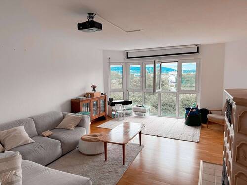 Wohnzimmer - 5-Zimmer-Eigentumswohnung mit Sonnenbalkon & Moselblick - sofort verfügbar!