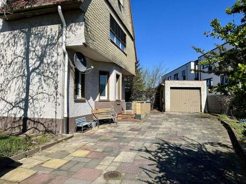 Eingang - 9 Zimmer Mehrfamilienhaus, Wohnhaus in Offenbach