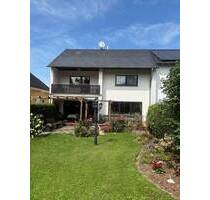 Gepflegtes Einfamilienhaus mit Garten und Doppelgarage - Pünderich