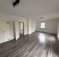 Zentrale moderne 3-Zimmerwohnung mit Balkon und Einbauküche - Detmold Innenstadt