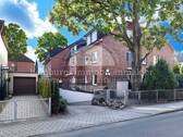 Hausansicht - Nahe Hagenbecks Tierpark: Energieeffiziente 2-Zi.-Wohnung mit Terrasse & Tiefgarage