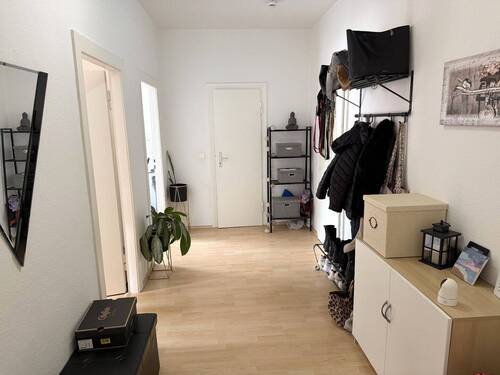 Diele - Düsseldorf-Rath! Gepflegte 2-Zimmer-Wohnung mit Balkon und Wohnküche!