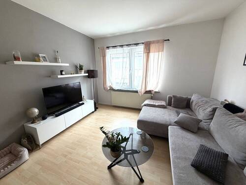 Wohnzimmer - 2 Zimmer Etagenwohnung zur Miete in Düsseldorf