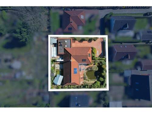 Grundstück - Einfamilienhaus mit 185,00 m² in Neumünster zum Kaufen