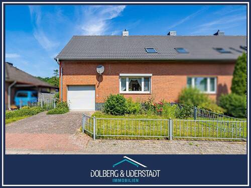 Titelbild - Raumwunder mit Garage und Garten - Reihenendhaus in Lägerdorf