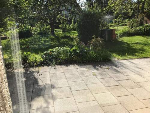 Terrassenblick durch Fenster - 