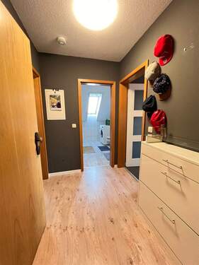 Flur - 2 Zimmer Etagenwohnung in Schwanstetten