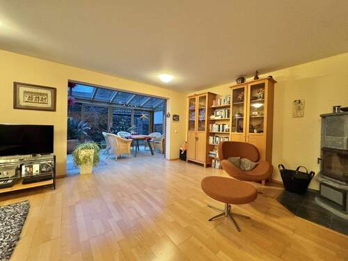 Wohn- und Essbereich - 1 Zimmer Mehrfamilienhaus, Wohnhaus in Gehrden